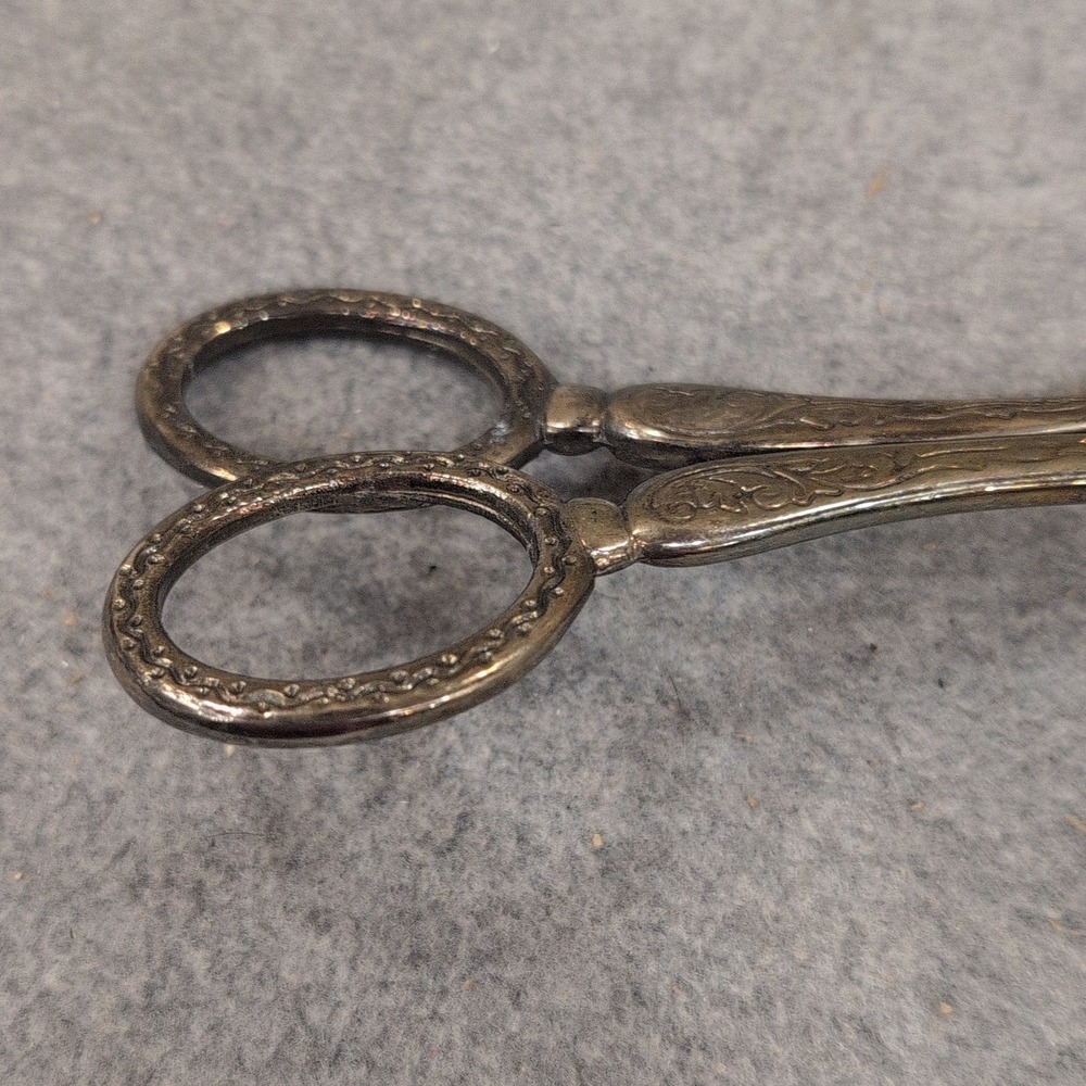 Vintage Silverplate Zinc Alloy Pastry Tongs Ornate Scroll Engraved Server - Picture 5 of 8